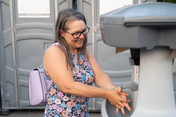 Best Portable toilet rental cost  in North Randall, OH